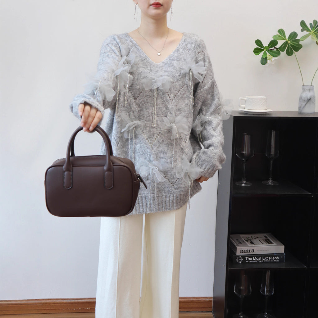 Loose long sleeved pullover sweater