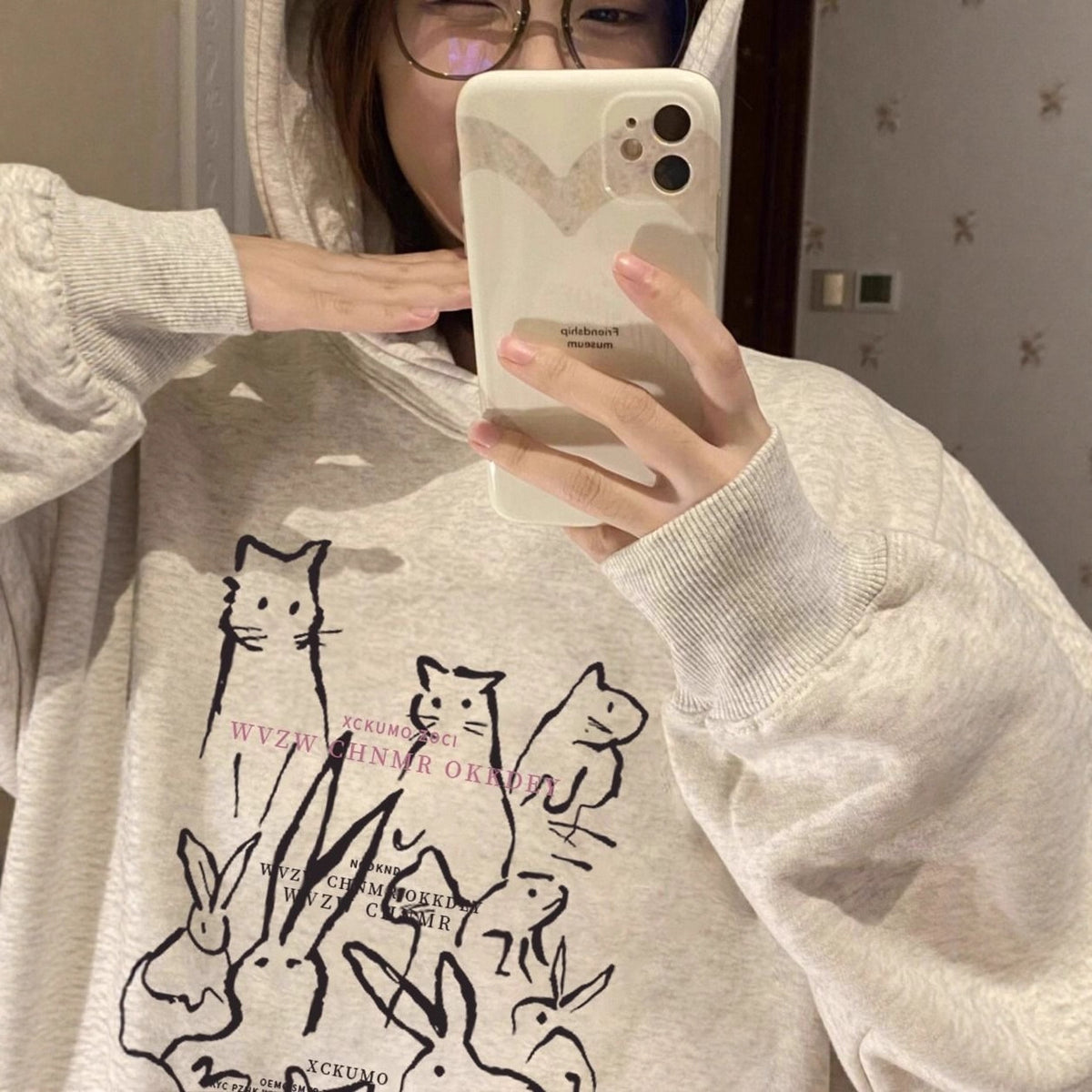 Fleece-Lined Thick Hoodie for Women, INS Trendy Unique Beautiful Cartoon Graffiti Loose Hooded Sweatshirt