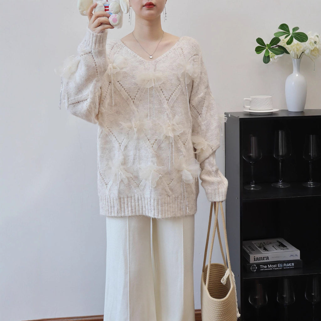 Loose long sleeved pullover sweater