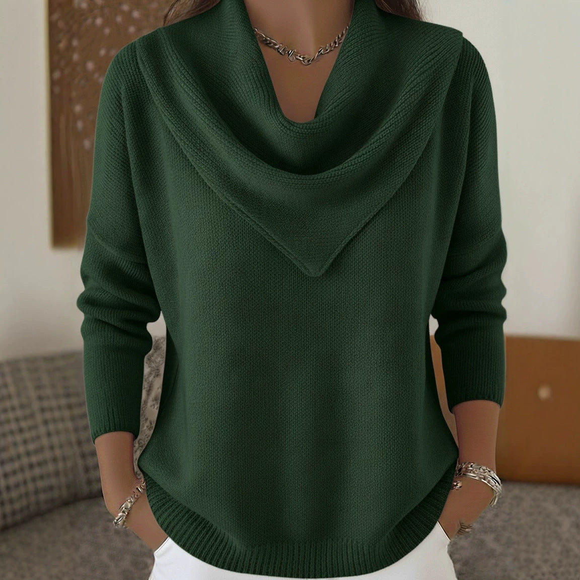 Solid color long sleeved sweater for autumn and winter