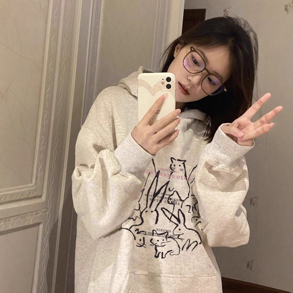 Fleece-Lined Thick Hoodie for Women, INS Trendy Unique Beautiful Cartoon Graffiti Loose Hooded Sweatshirt