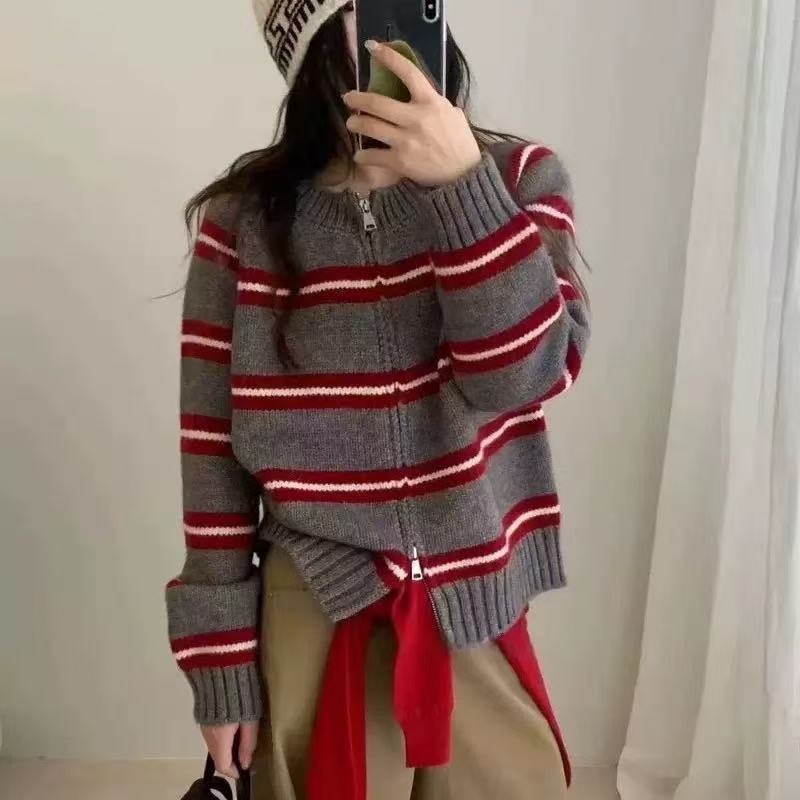 Lazy striped knitted cardigan