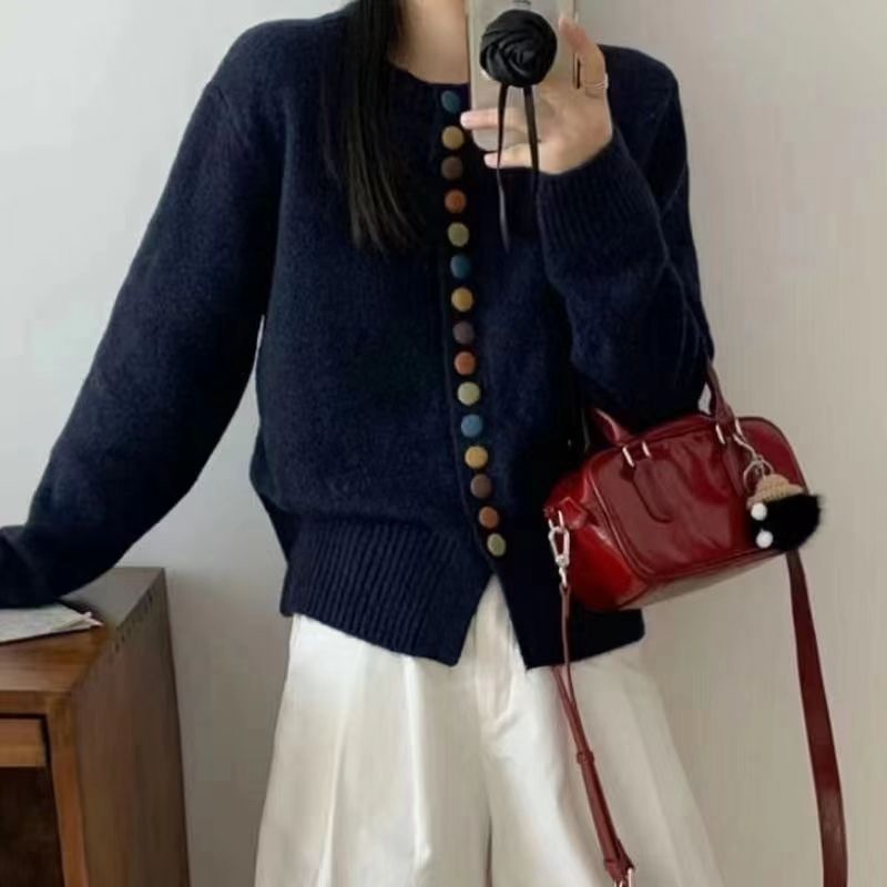 Minimally colored button knit cardigan for women