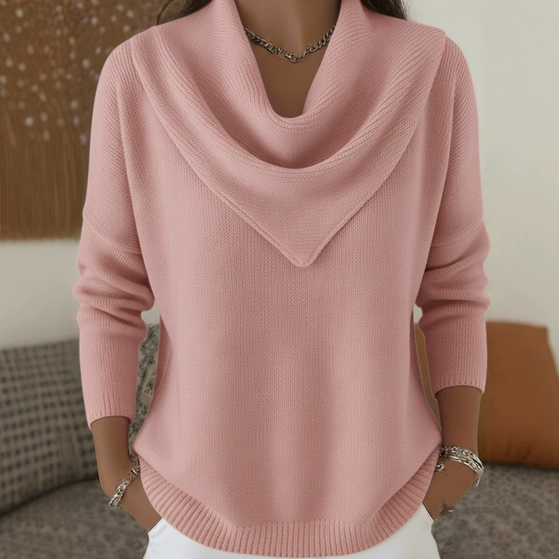 Solid color long sleeved sweater for autumn and winter