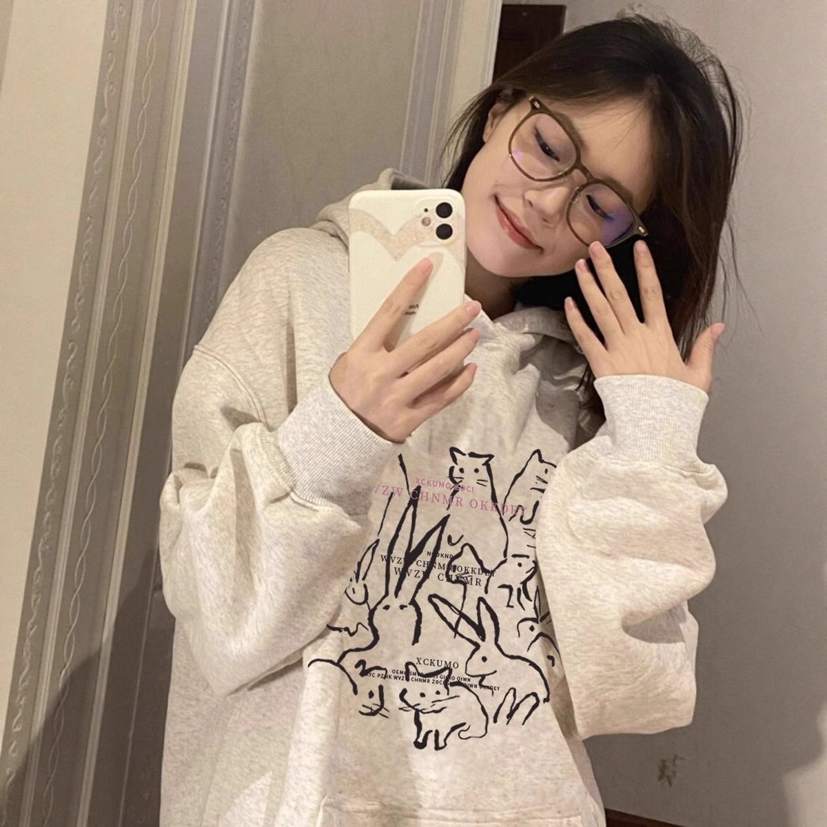 Fleece-Lined Thick Hoodie for Women, INS Trendy Unique Beautiful Cartoon Graffiti Loose Hooded Sweatshirt