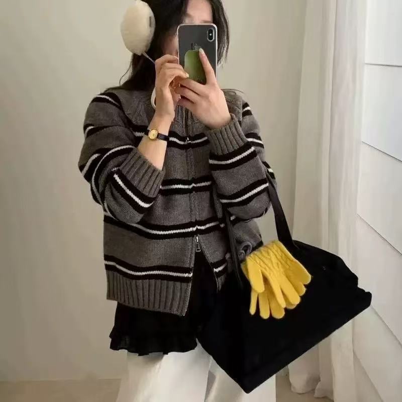 Lazy striped knitted cardigan