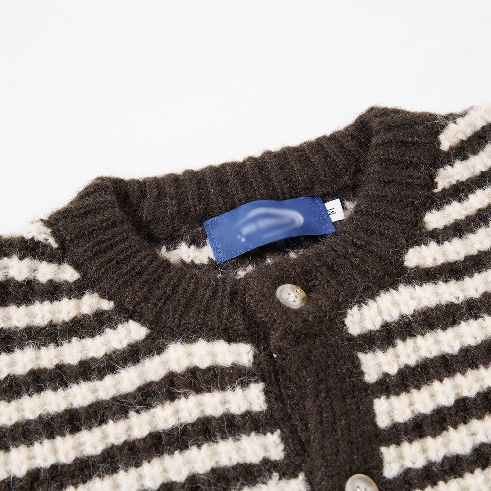 Contrast striped round neck knitted sweater
