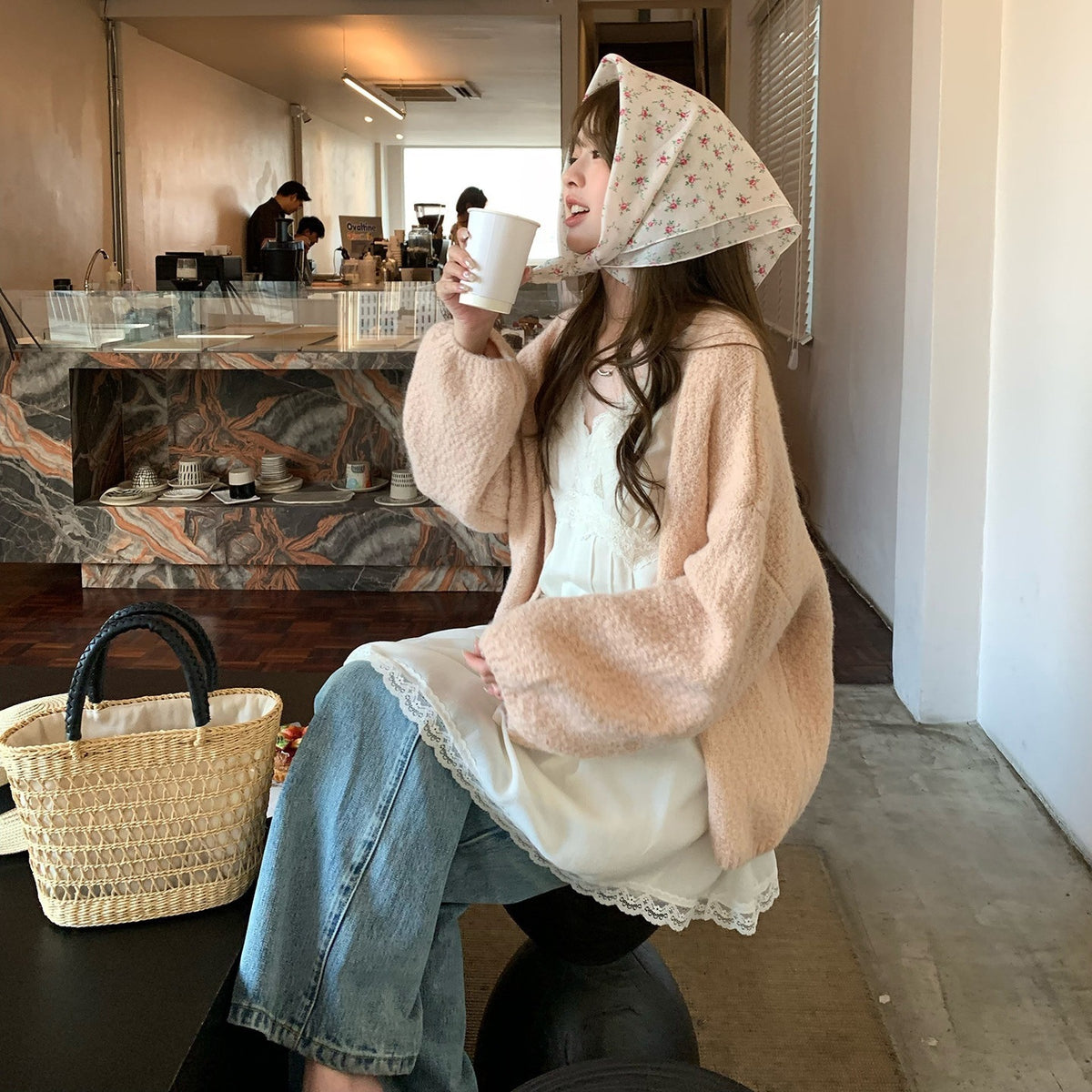 Women's buttonless sweater jacket
