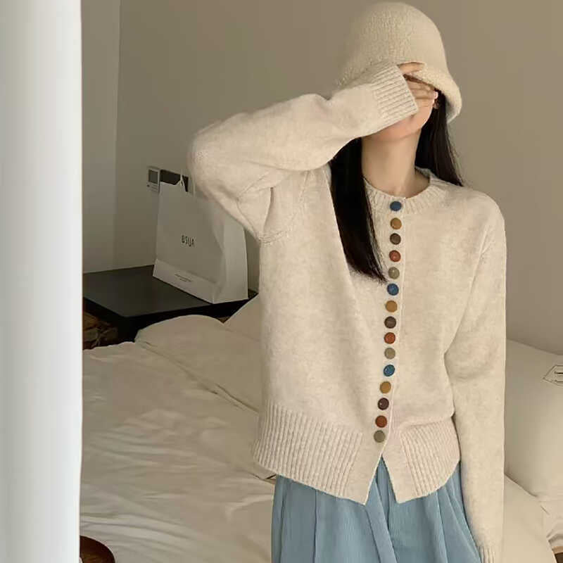 Minimally colored button knit cardigan for women