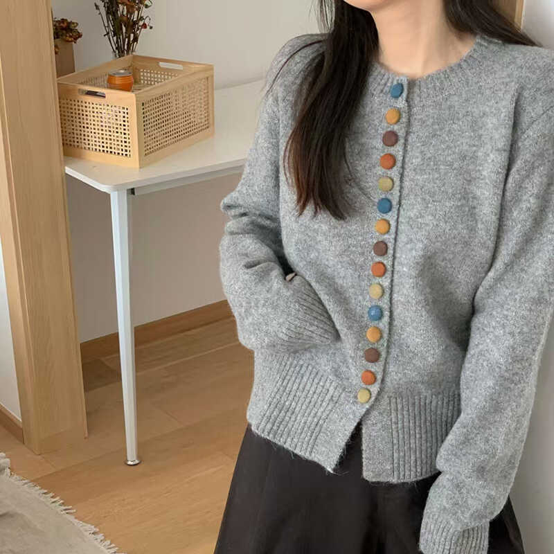 Minimally colored button knit cardigan for women